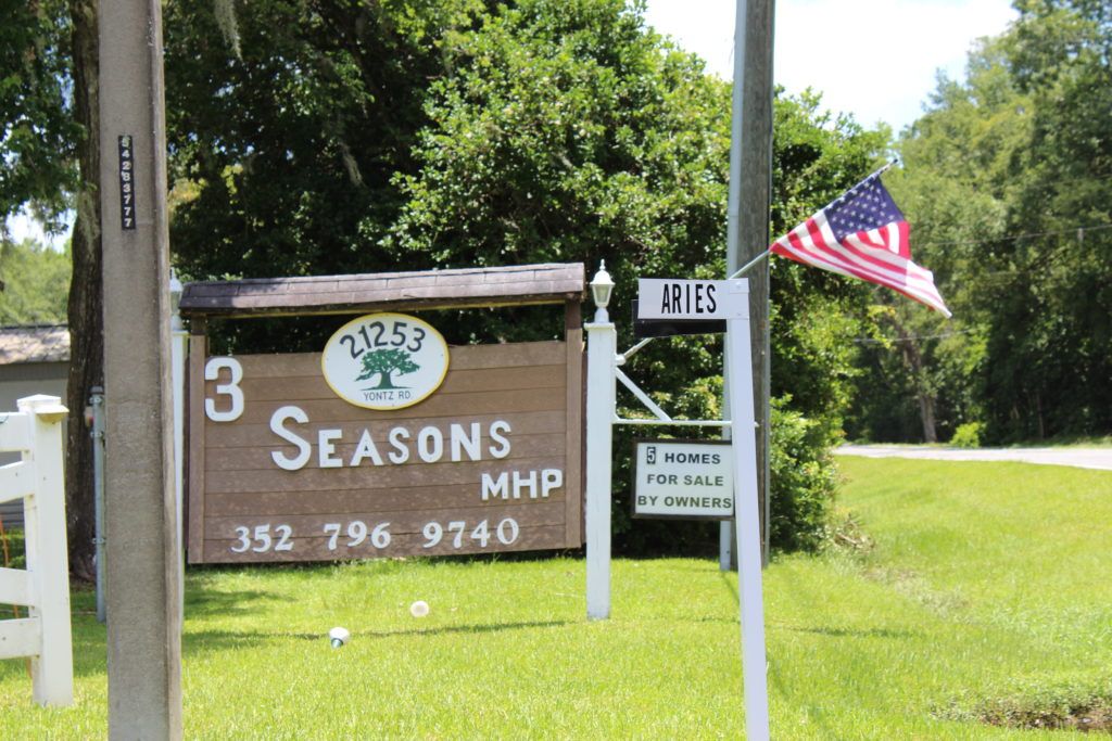 3 Seasons MHP entrance sign on Yontz Rd, Brooksville